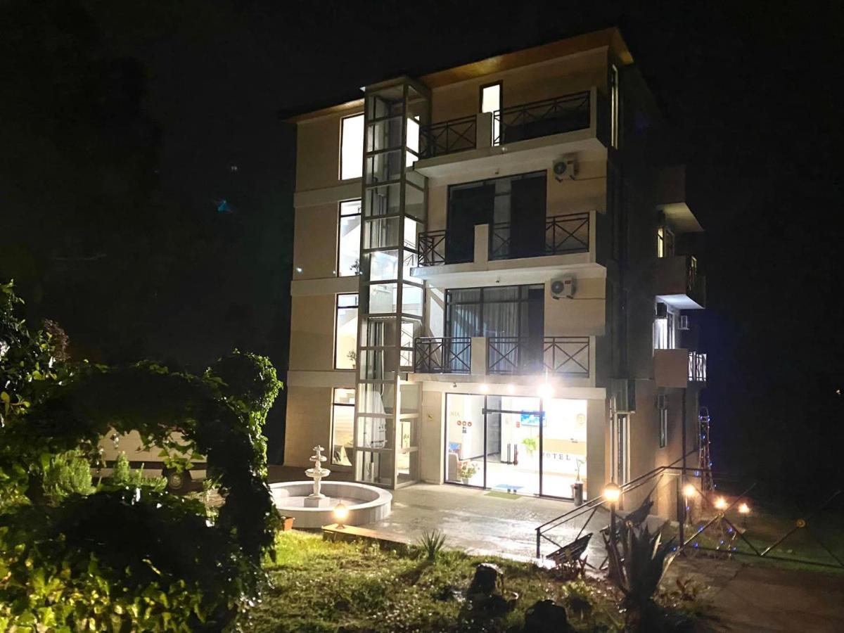 Vita Gardenia Hotel Zqaltubo Exterior foto
